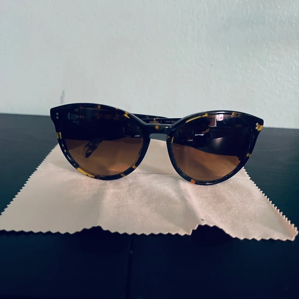 Oliver Peoples Tortoise Shell Sunglasses - Picture 1 of 5